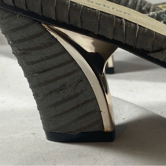 Women's Silver Sequin Flats - Picture 4 of 8